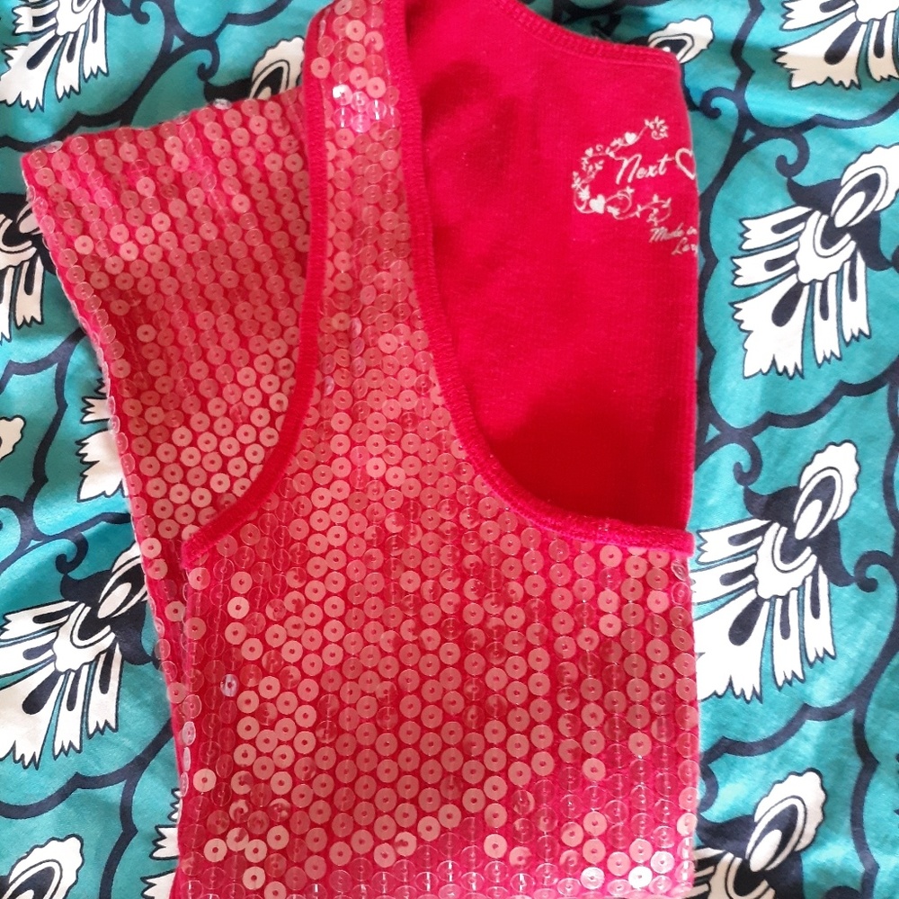 5/25$ Tank top red sequence